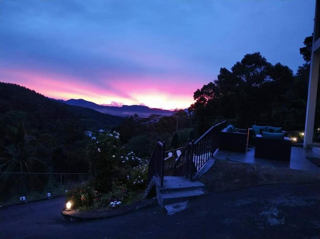 The Grand Hills Bed and Breakfast Kandy Exteriör bild