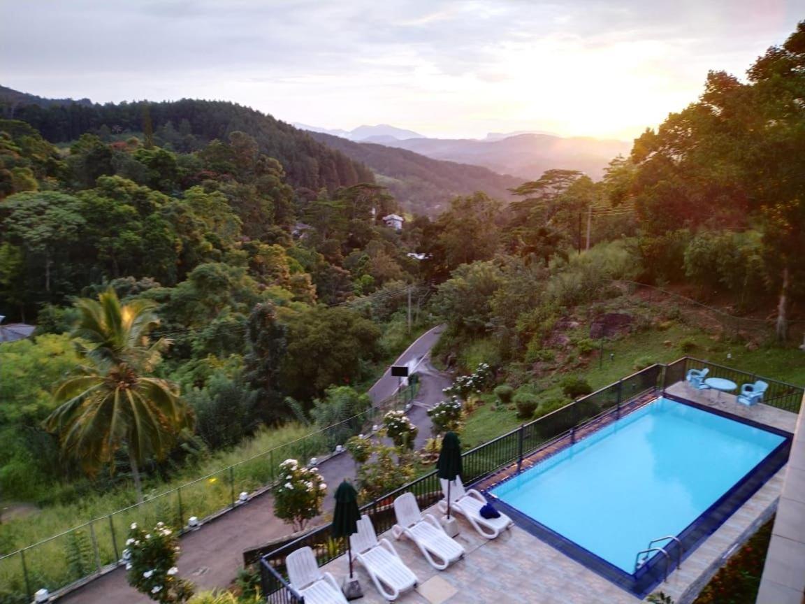 The Grand Hills Bed and Breakfast Kandy Exteriör bild