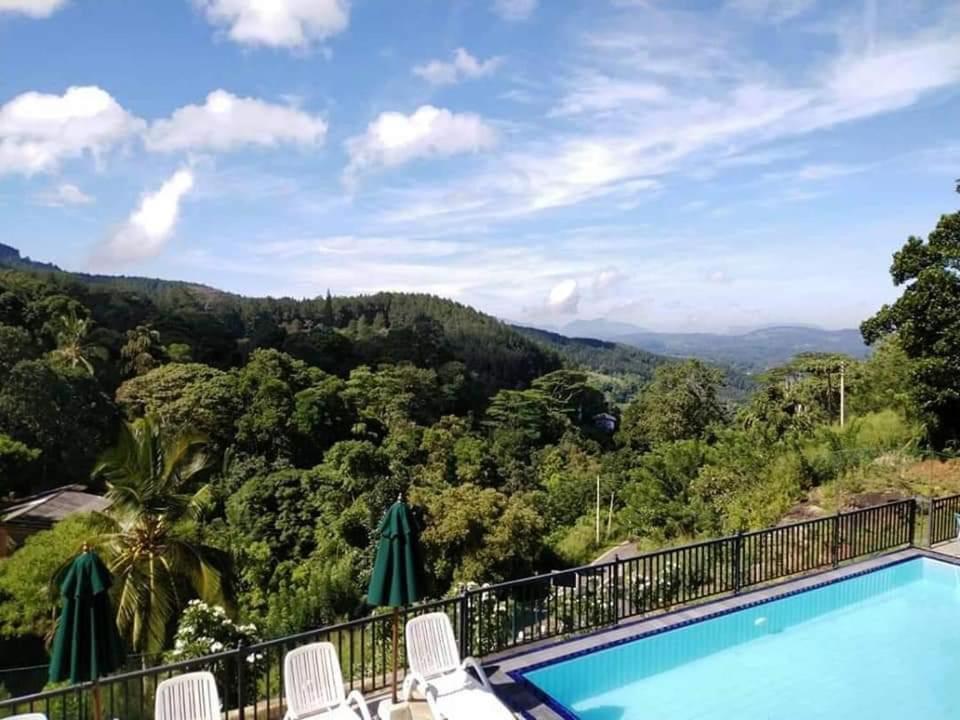 The Grand Hills Bed and Breakfast Kandy Exteriör bild