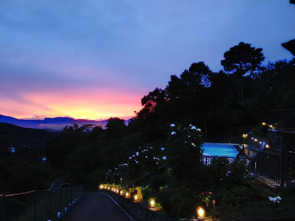 The Grand Hills Bed and Breakfast Kandy Exteriör bild